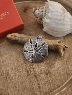 James Avery Retired Large Sand Dollar Pendant Sterling Silver